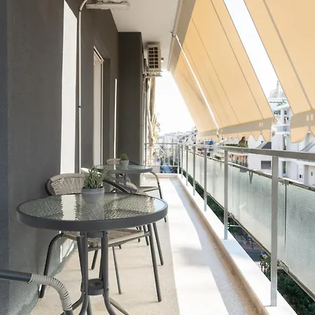 Luxury Apartment Next To The National Museum Athens Exterior photo