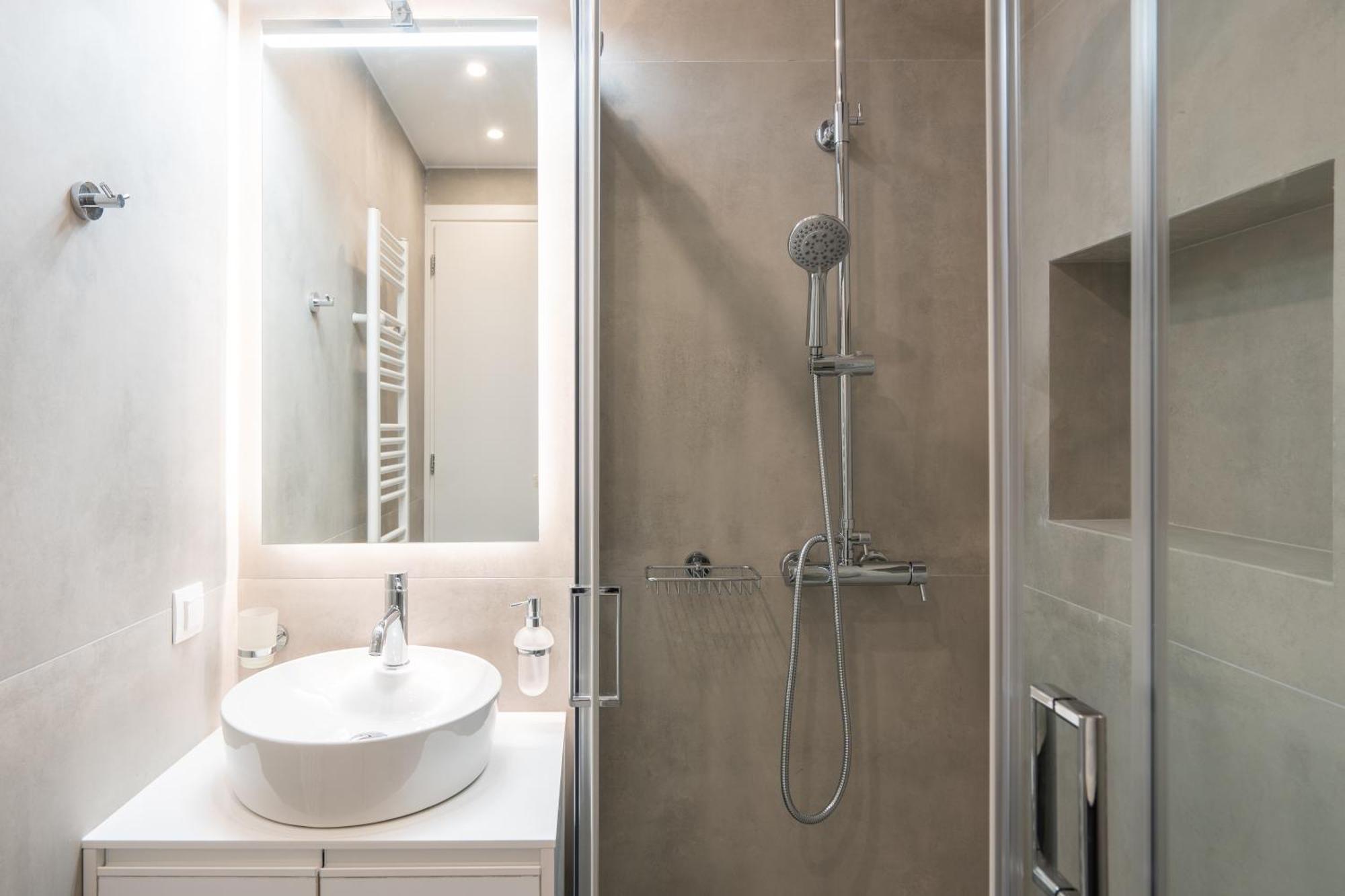 Luxury Next To The National Museum Athen